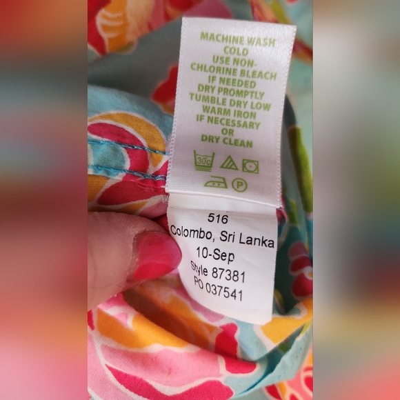 Lilly Pulitzer Resort Fit Blue Floral Print Button-Down Shirts, Size M - Picture 5 of 7